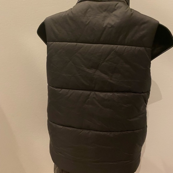 Vest - Picture 3 of 3